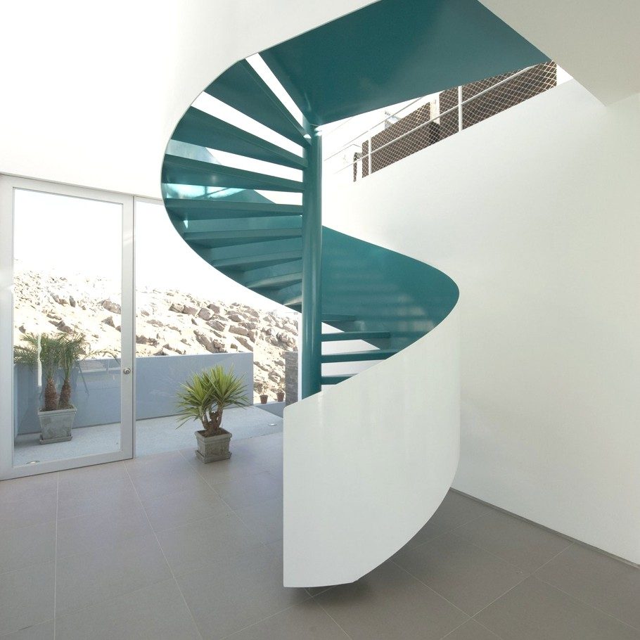 Escalera moderna de caracol