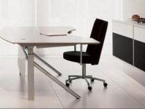 Mesa y silla de oficina modernas
